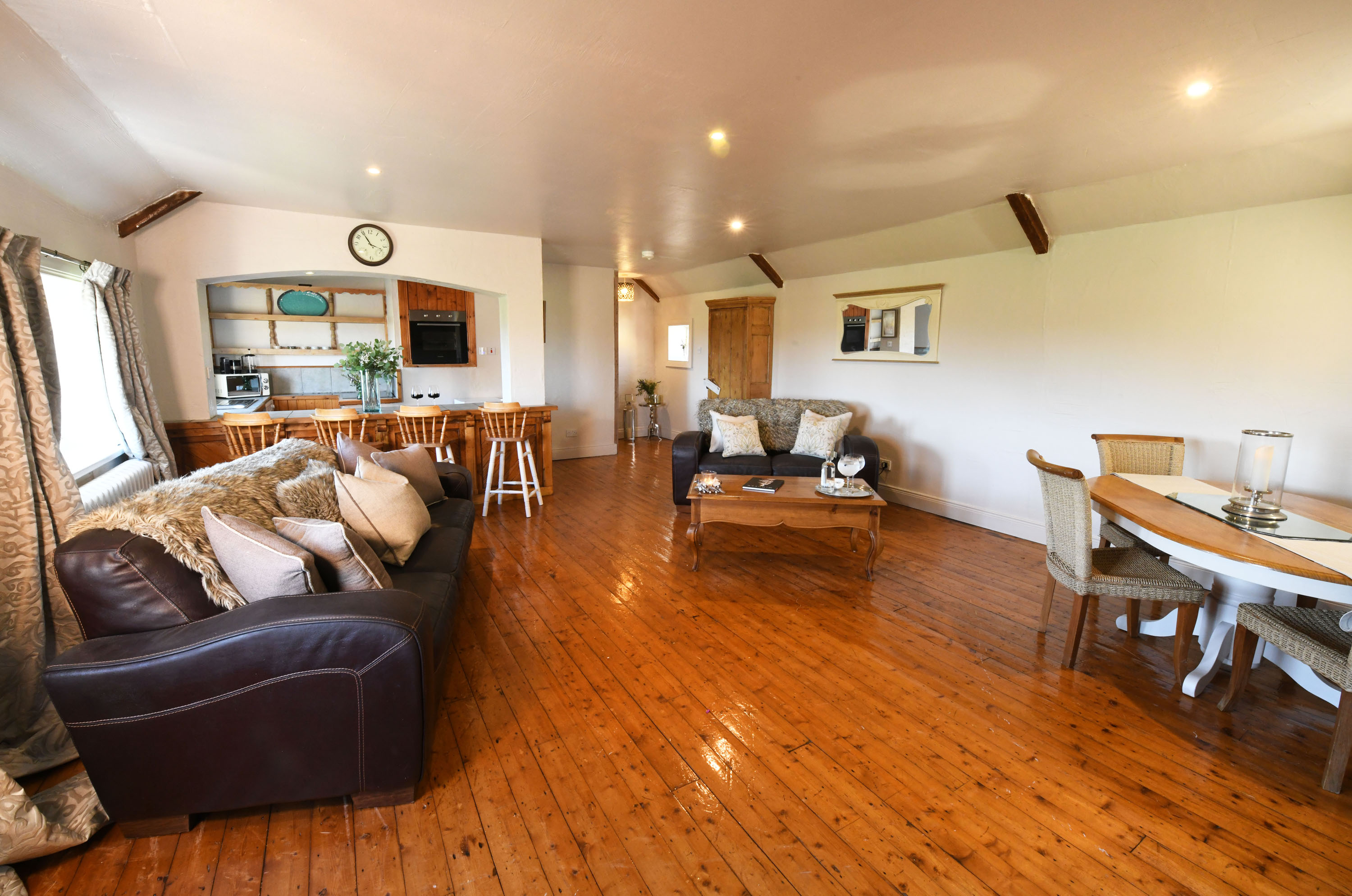 Spacious dining area in Taggart Cottage